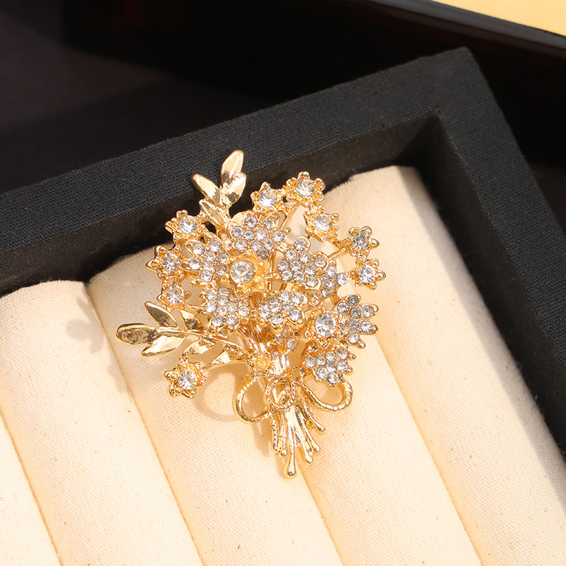 Luxury Brooches for Women Men  - Men Accessories Bouquet 评论和价格